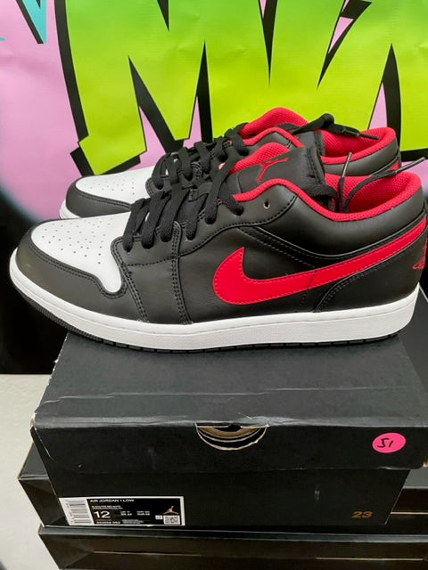 DS Jordan 1 Low Black Fire Red Size 12